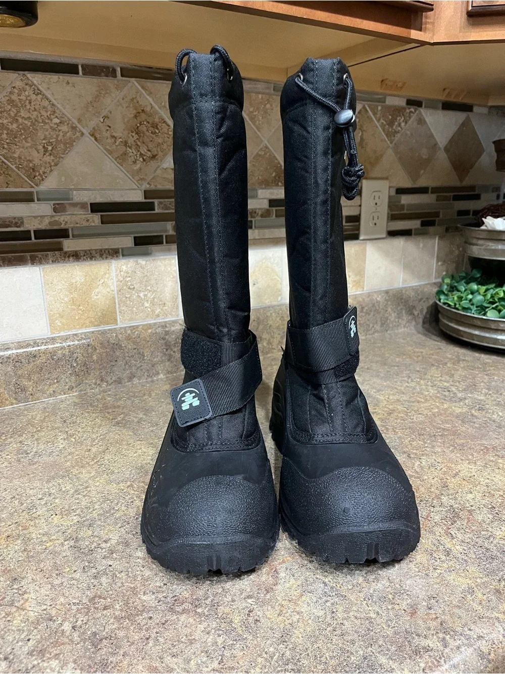 NWOT Kamik Greenbay 4 Men’s 12 Black Waterproof Insulated Snow Boots WINTER SKI